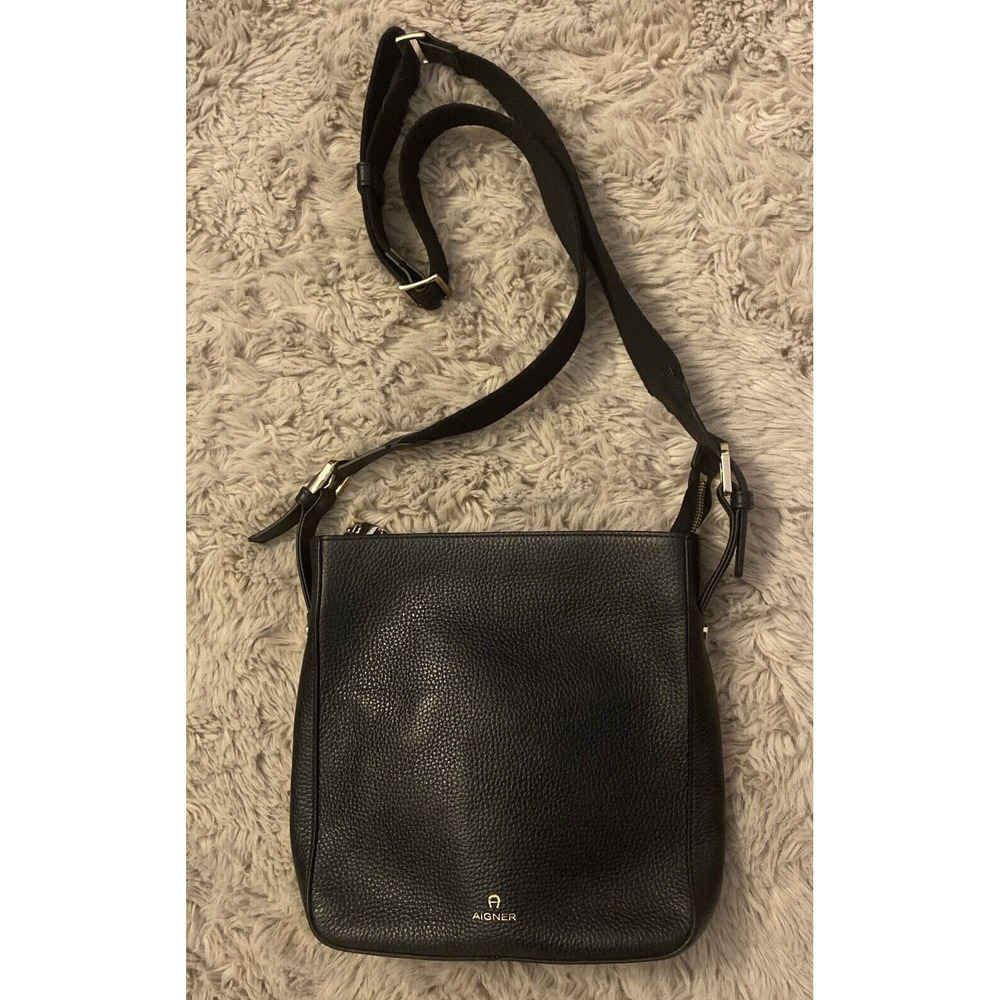 Aigner Ivy S Hobo Handbag Purse Black NWOT Crossbody